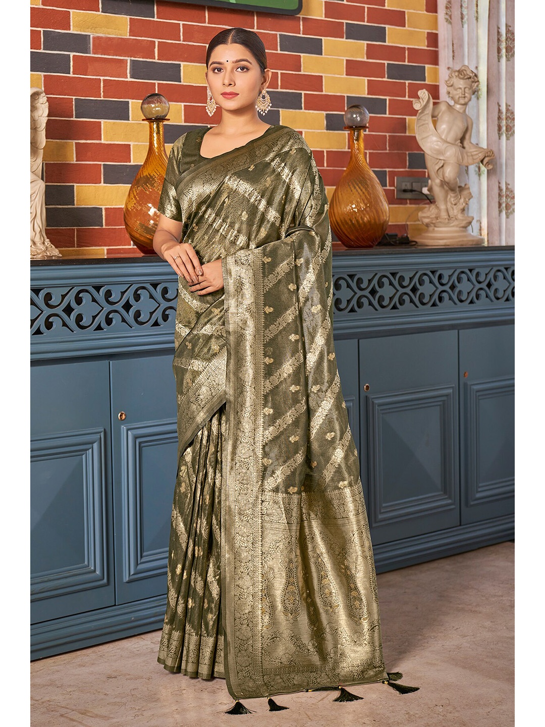 

MONJOLIKA FASHION Woven Design Ready to Wear Bomkai silk Saree, Olive