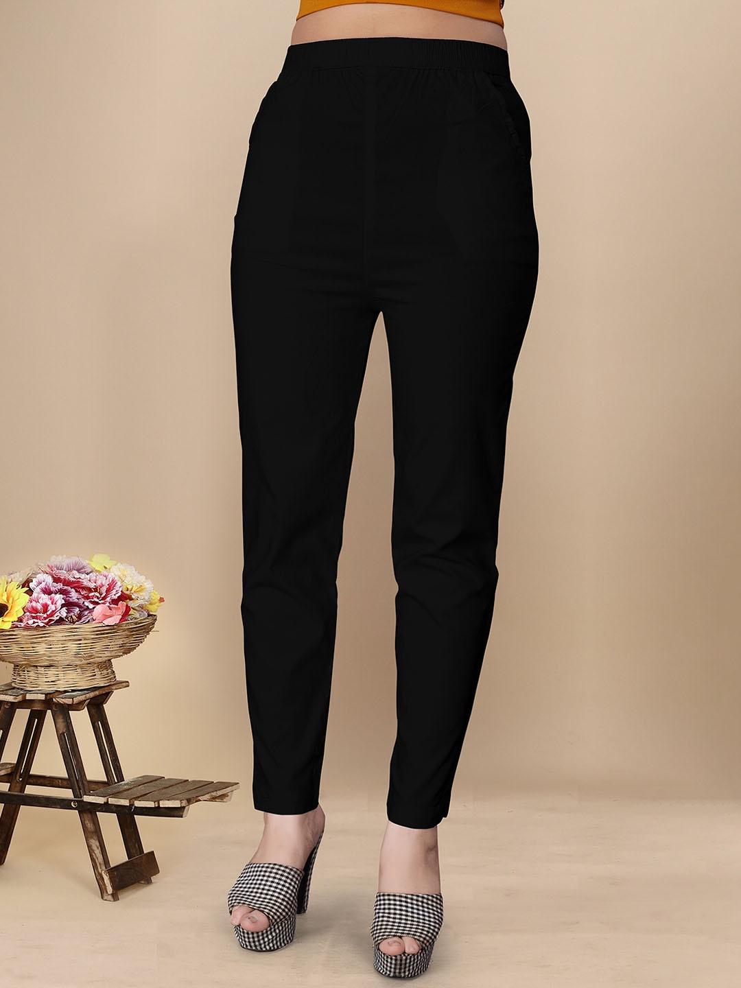 

UNITED LIBERTY Women Mid-Rise Regular Fit Trousers, Black