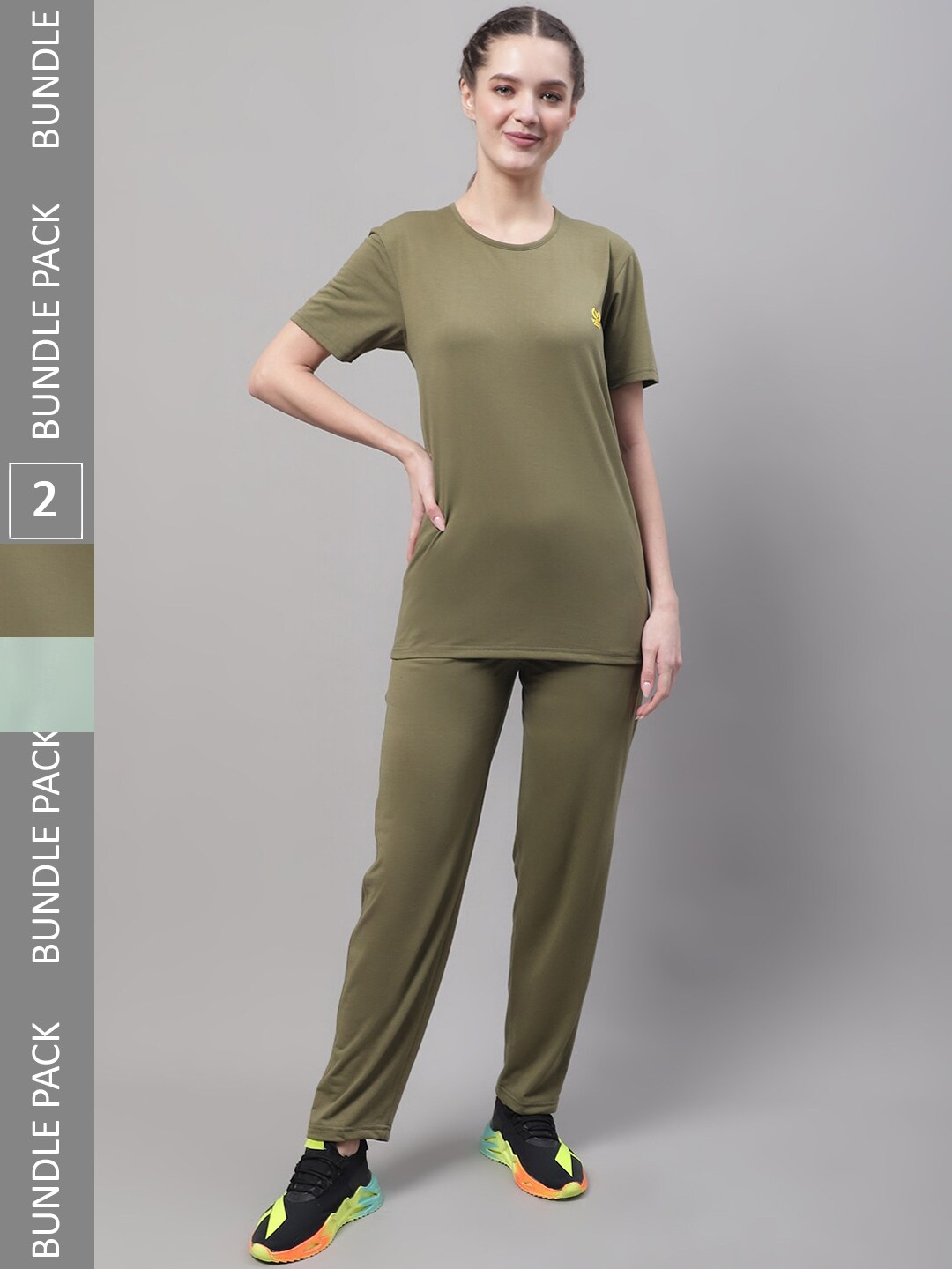 

VIMAL JONNEY Pack Of 2 T-Shirts & Track Pants Sporty Tracksuits, Olive