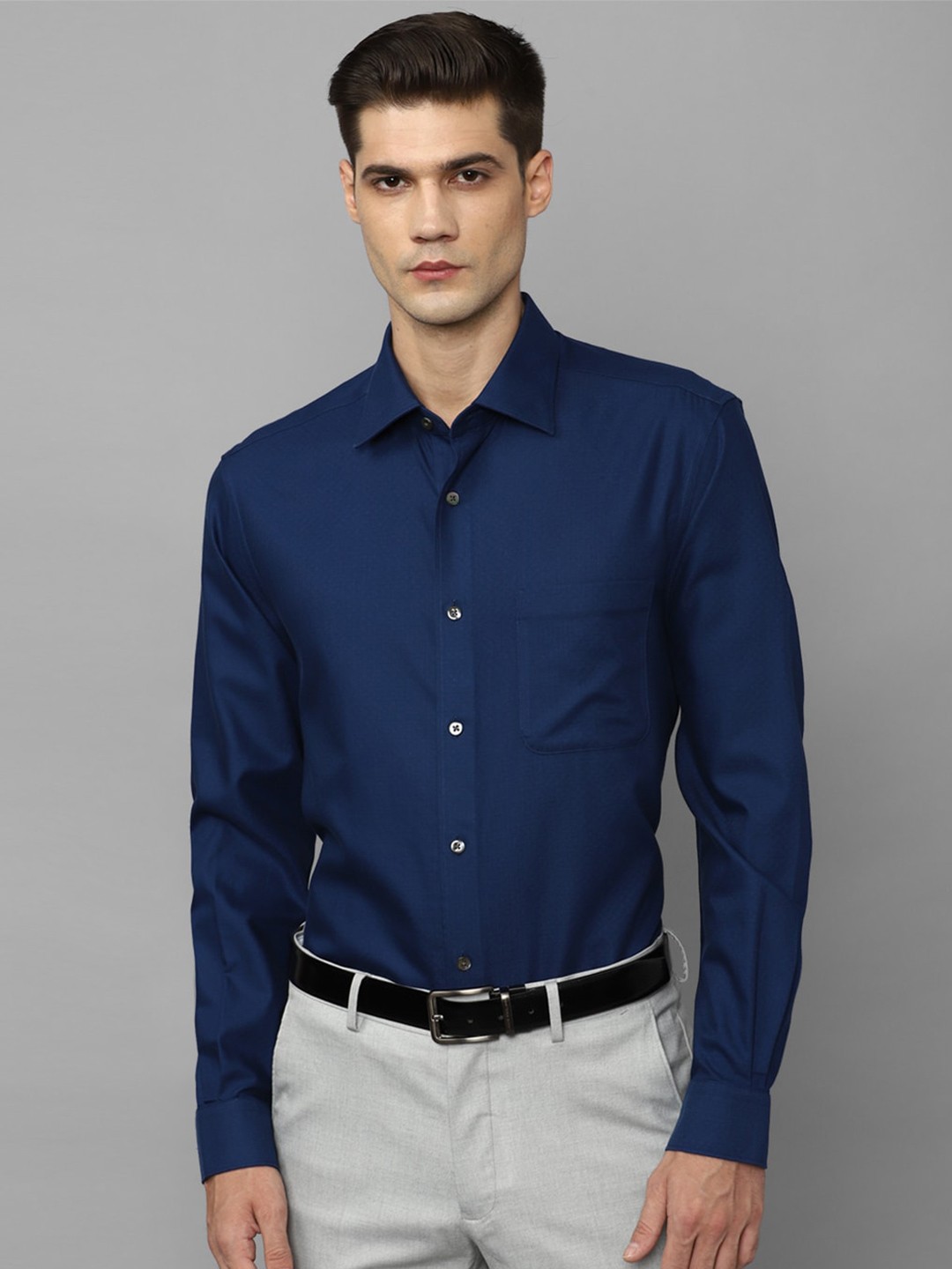 

Louis Philippe Textured Slim Fit Opaque Pure Cotton Formal Shirt, Navy blue