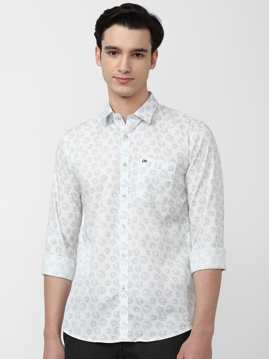

Peter England Casuals Slim Fit Geometric Printed Pure Cotton Casual Shirt, White