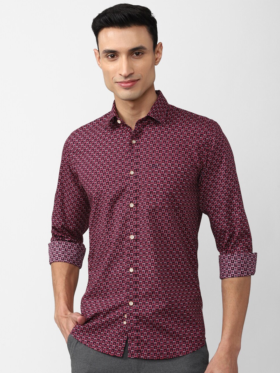 

Peter England Casuals Geometric Printed Pure Cotton Slim Fit Casual Shirt, Pink