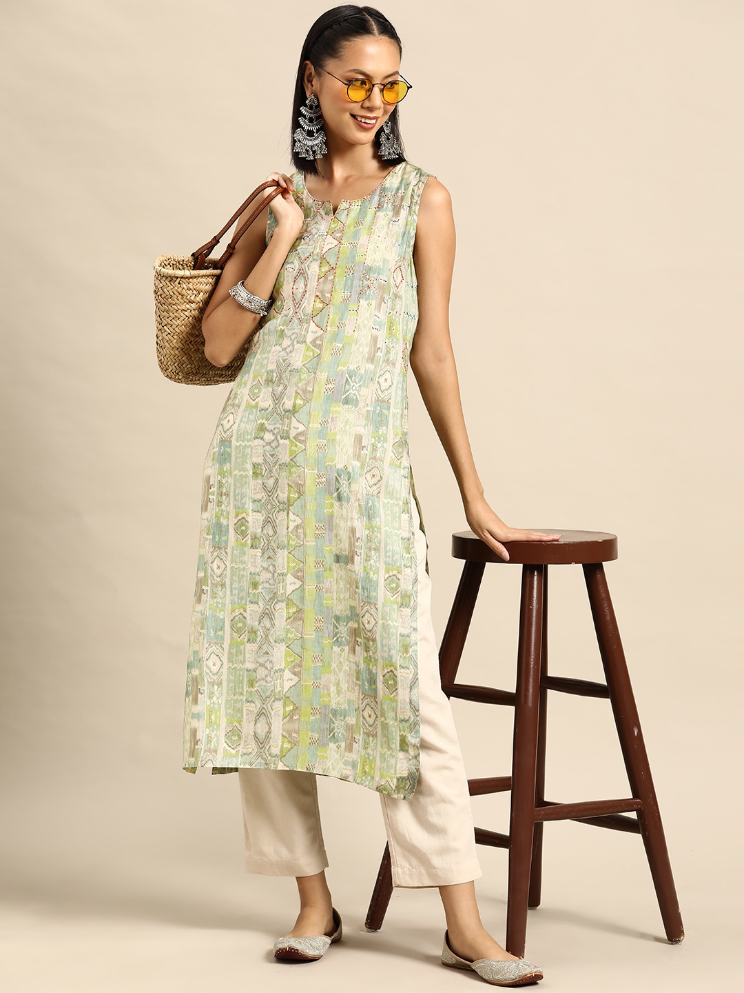 

Sangria Women Floral Printed Kantha Work Kurta, Green