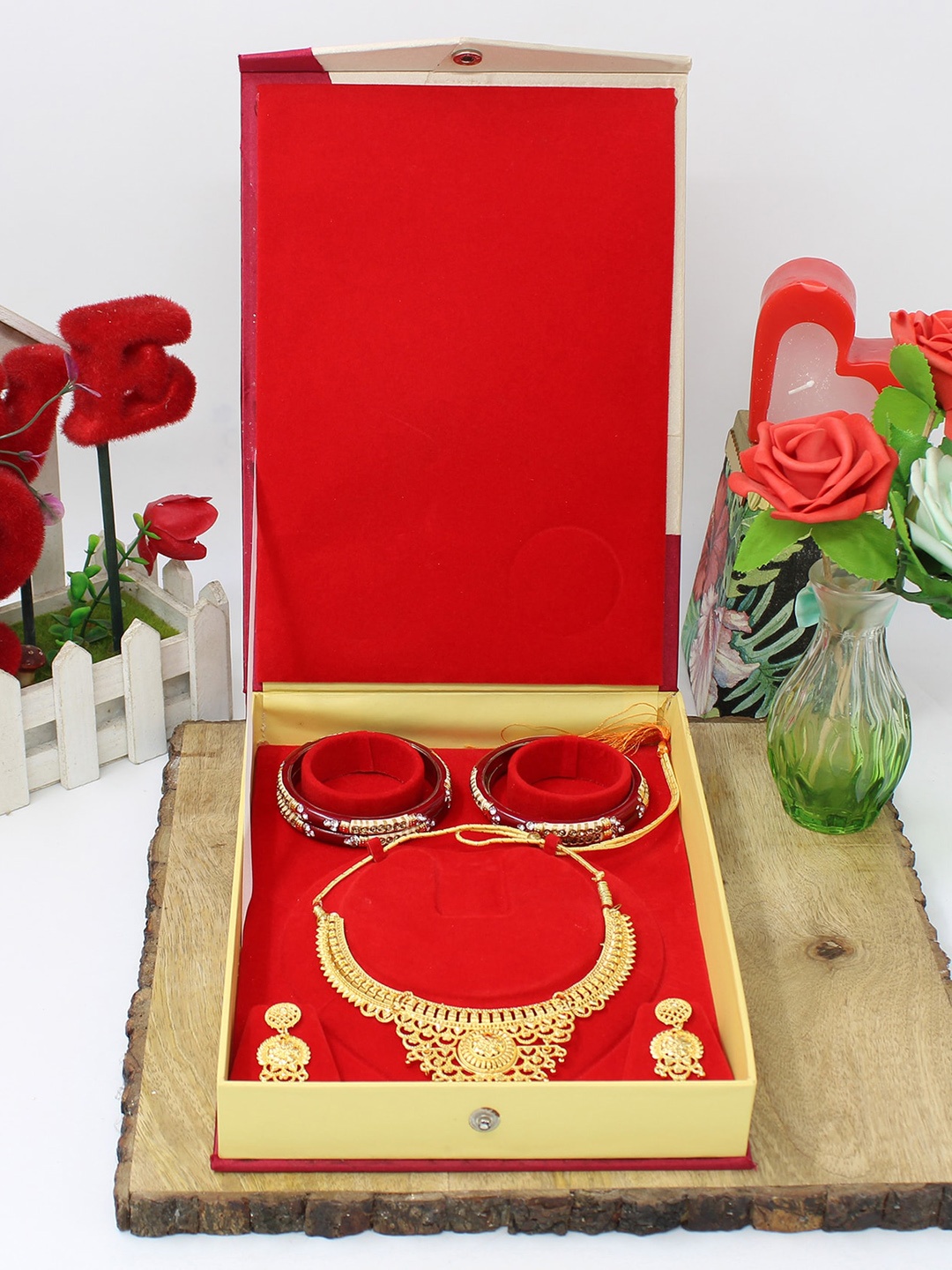 

atorakushon Cream-Coloured 4-Pieces Jewellery Storage Organizer Necklace Boxes