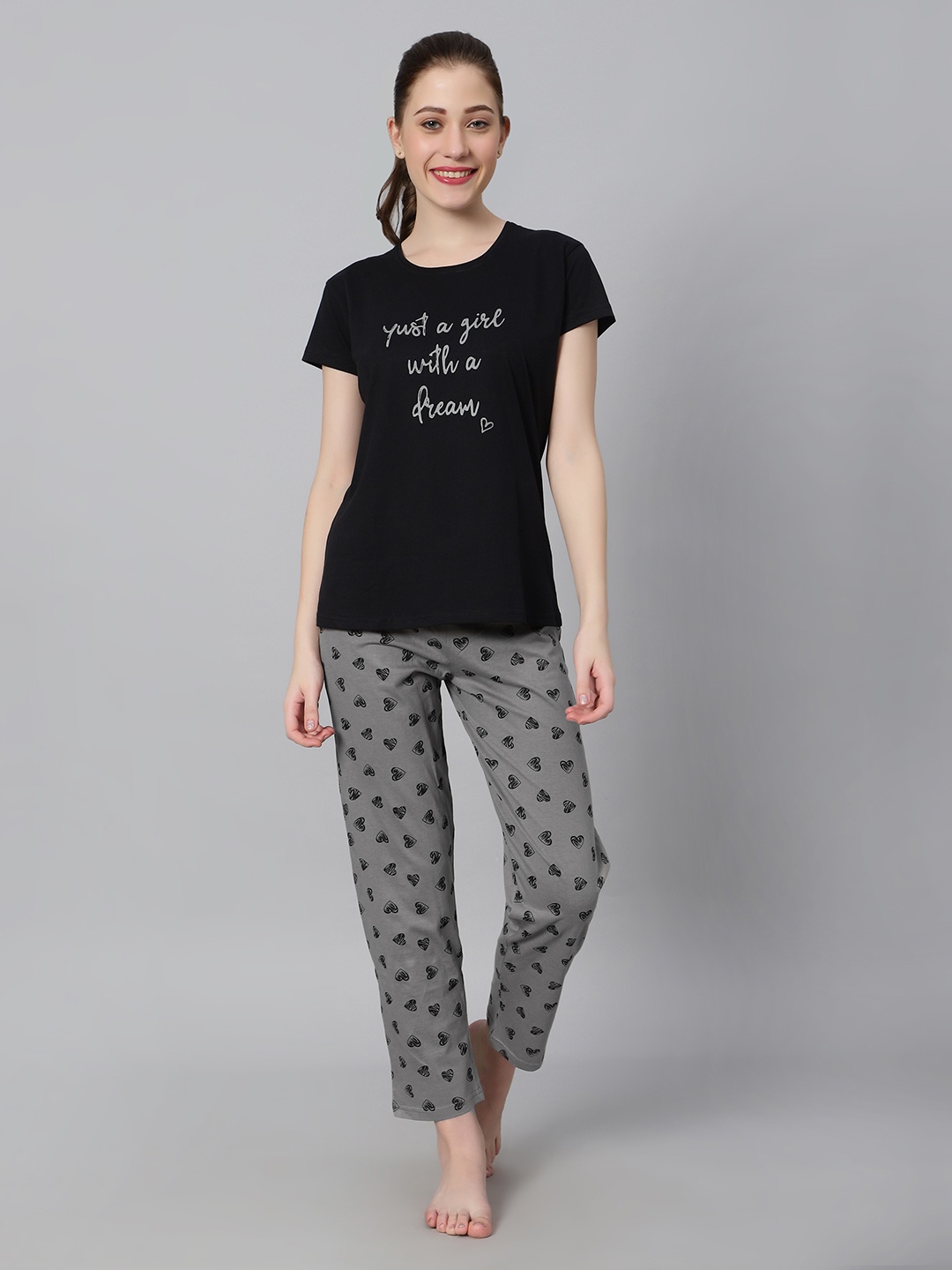 

DZZO Typography Printed Night suit, Black