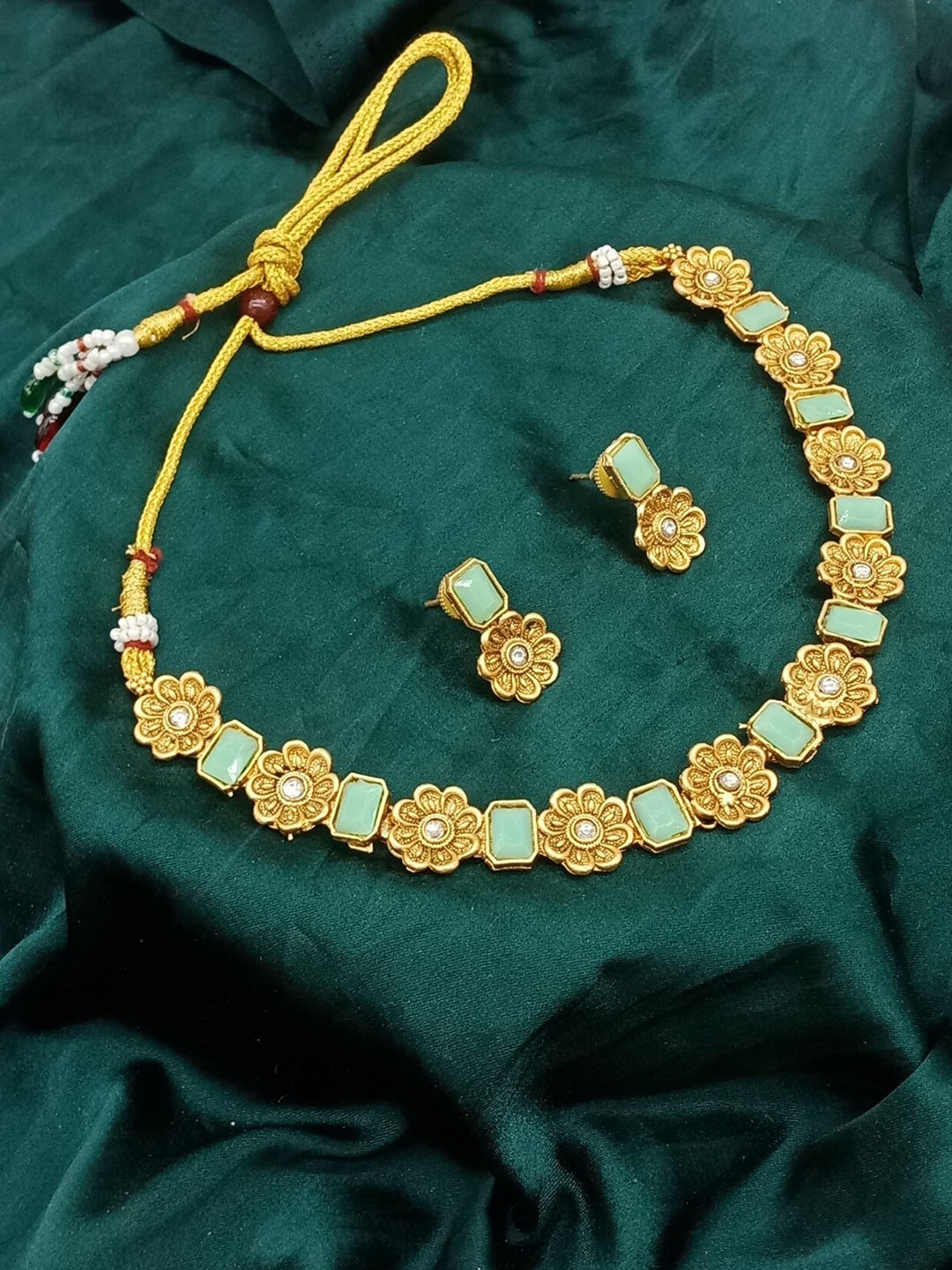 

AASHISH IMITATION Gold-Plated Kundan Studded & Beaded Necklace & Earrings