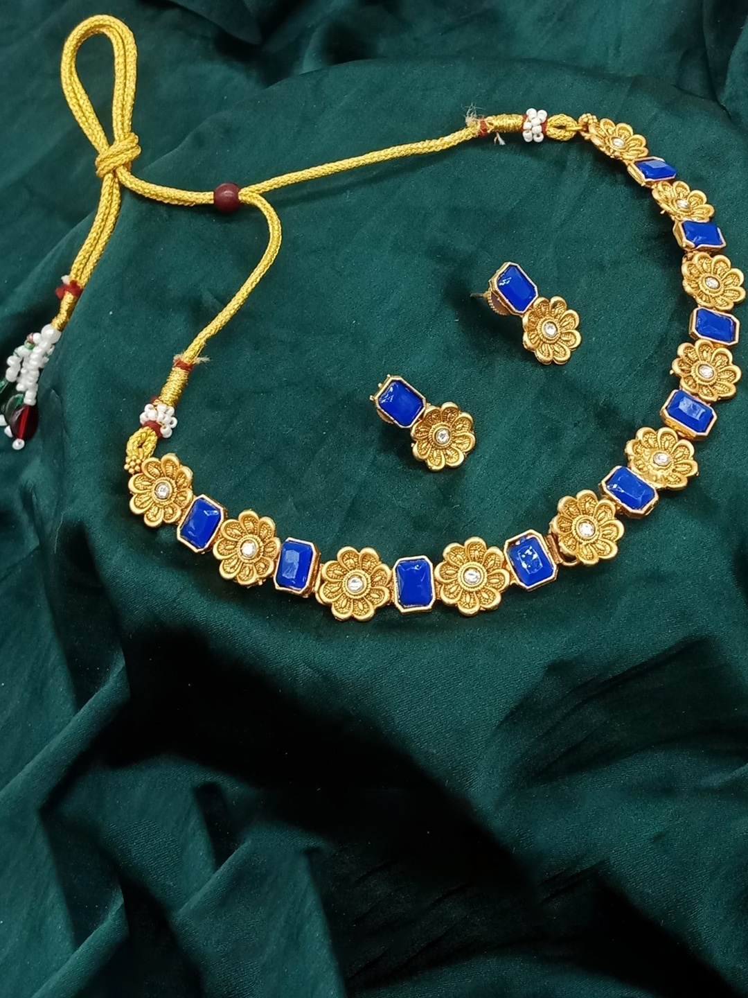 

AASHISH IMITATION Gold-Plated Kundan Studded Jewellery Set