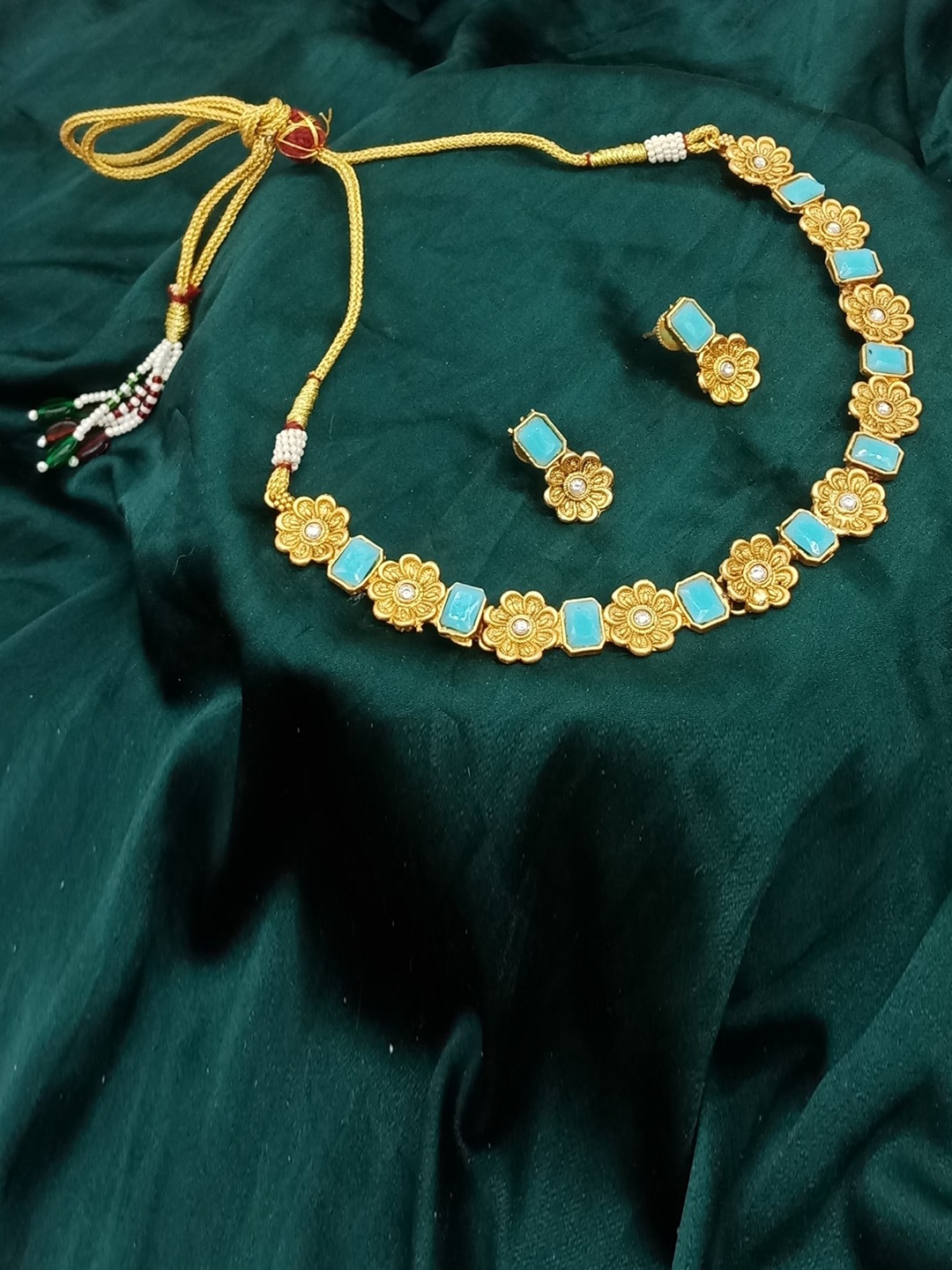 

AASHISH IMITATION Gold-Plated Kundan Studded & Beaded Necklace & Earrings