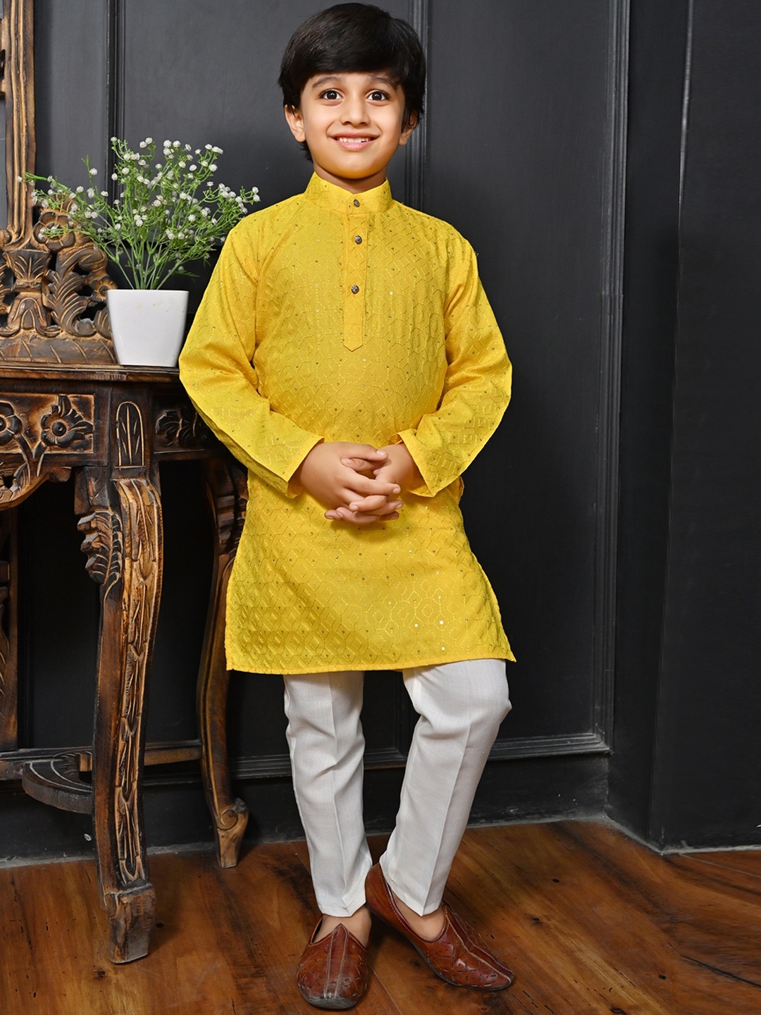 

ahhaaaa Boys Embroidered Band Collar Sequinned Regular Kurta with Pyjamas, Yellow