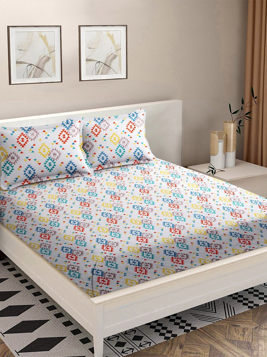 

MODEFE Off White & Blue Geometric 180 TC Cotton Queen Bedsheet With 2 Pillow Covers