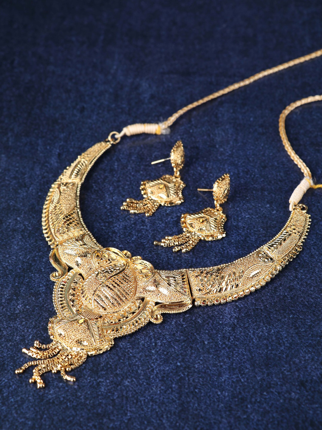 

LAFORWORD Gold-Plated Textured Designed Necklace & Earrings