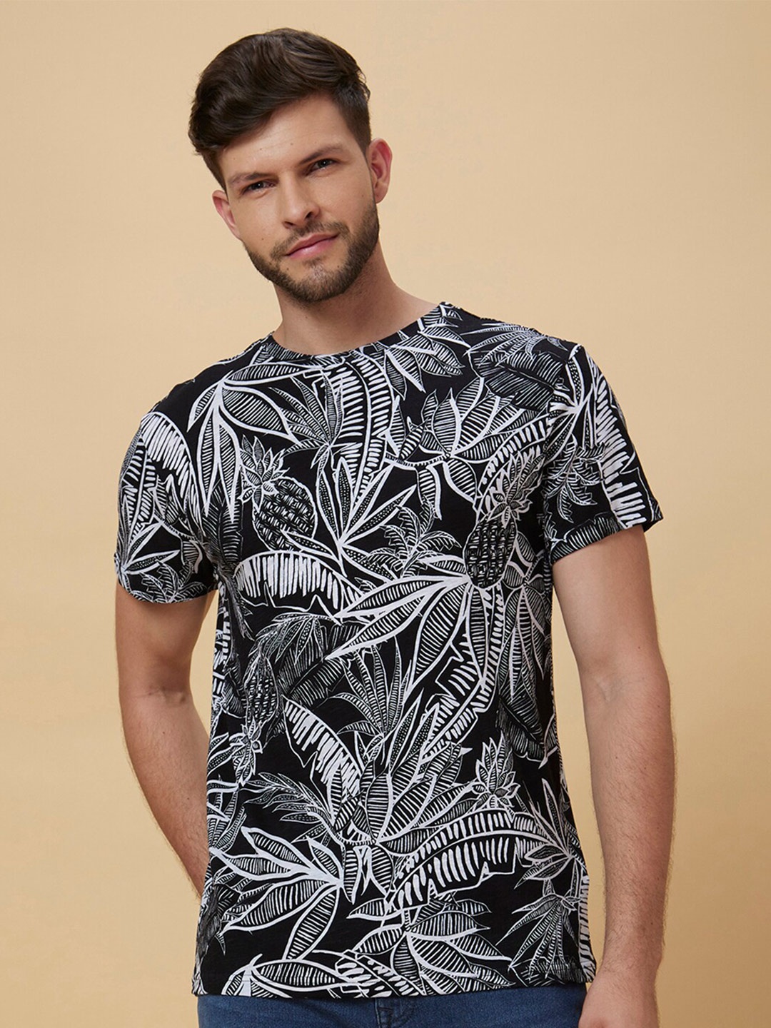 

Globus Black Tropical Printed Cotton Knitted T-shirt