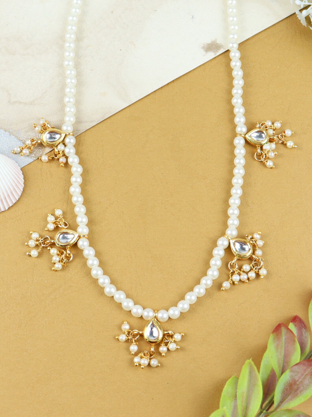 

Asthetika Kids Girls Gold-Plated Kundan Necklace