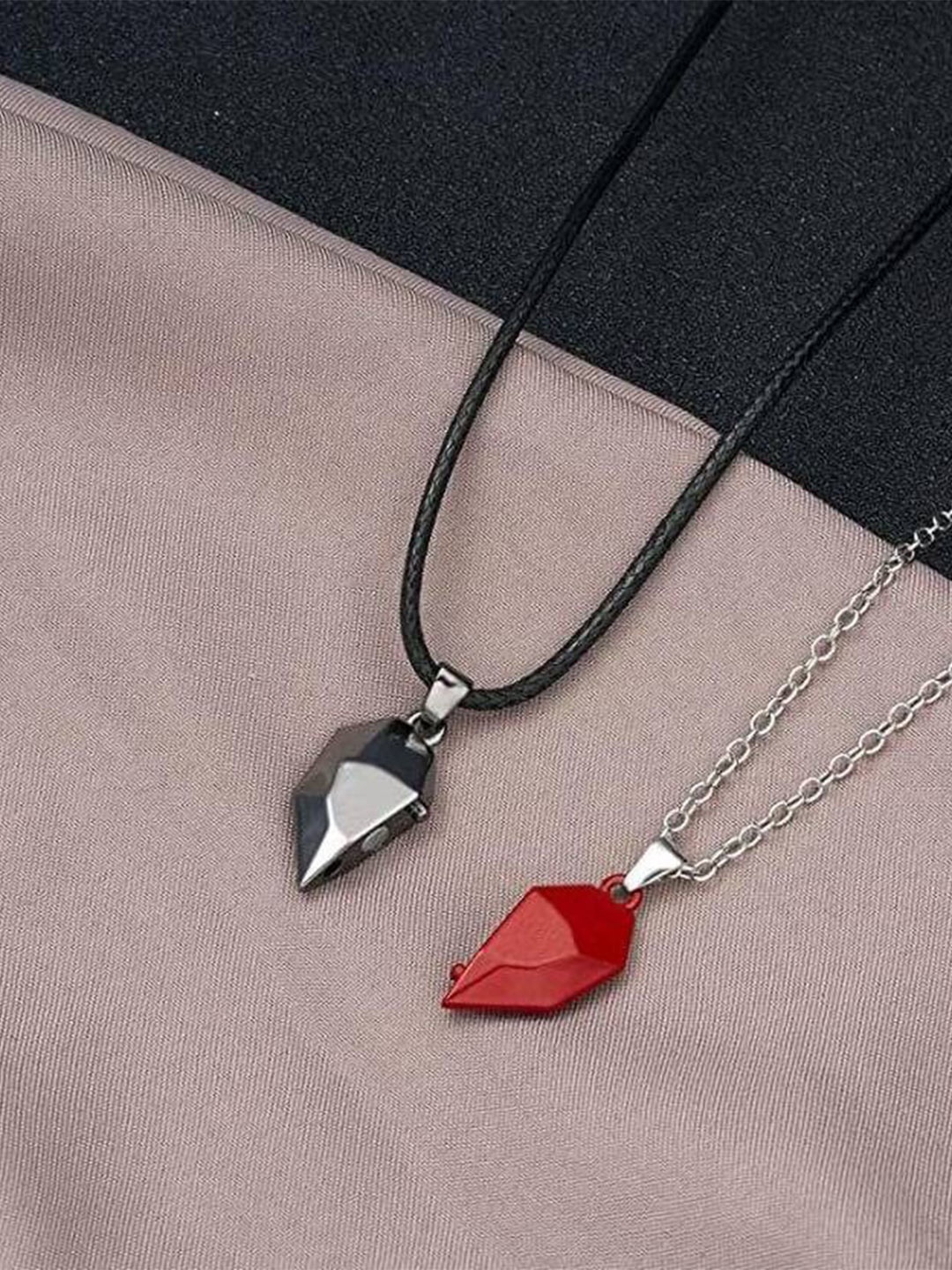 

VIEN Pack Of 2 Heart Pendant Wishing Stone Magnet Couple Necklace, Silver