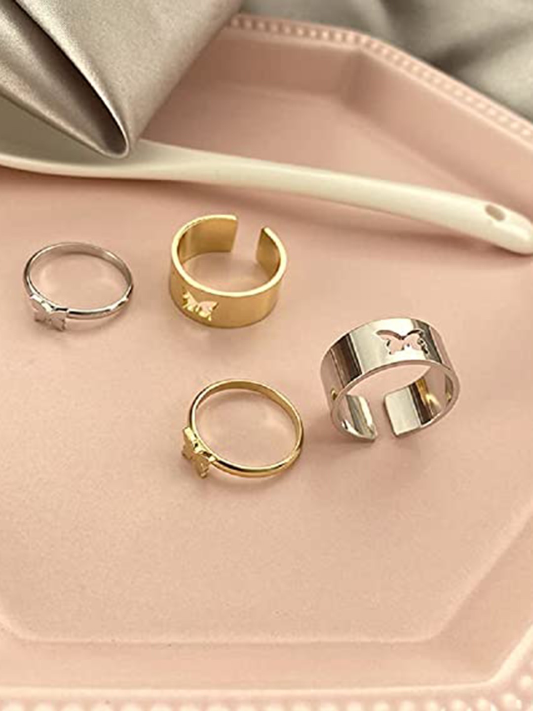

MEENAZ Pack Of 4 Silver Gold-Plated & Butterfly Shaped Couple Rings