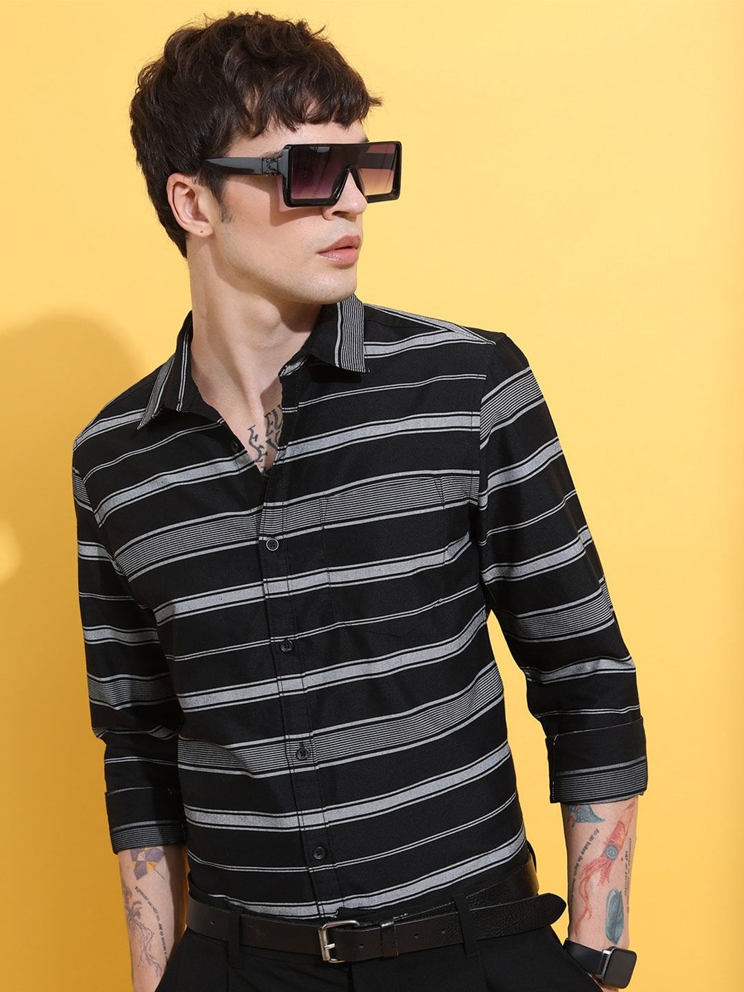 

HIGHLANDER Black Slim Fit Horizontal Striped Casual Shirt