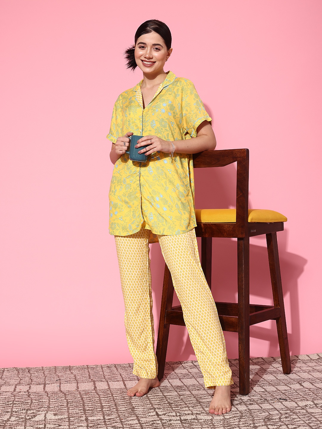

ETC Women Floral Printed Night suit, Yellow