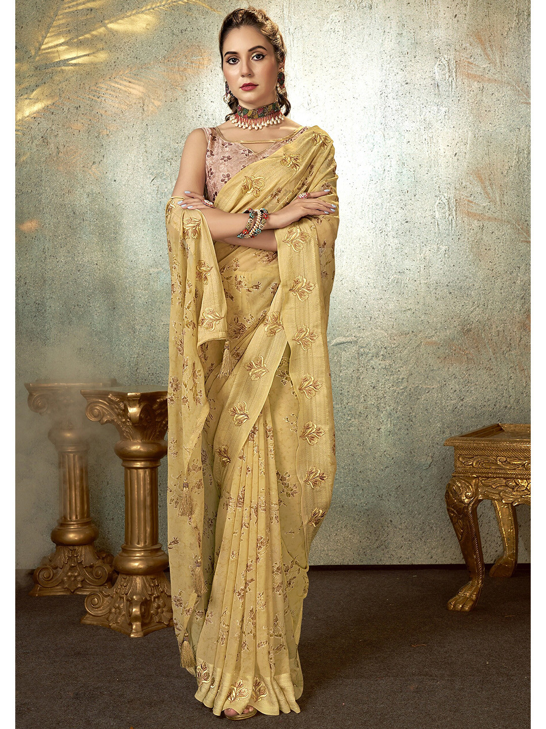 

Triveni Floral Embroidered Pure Georgette Saree, Beige