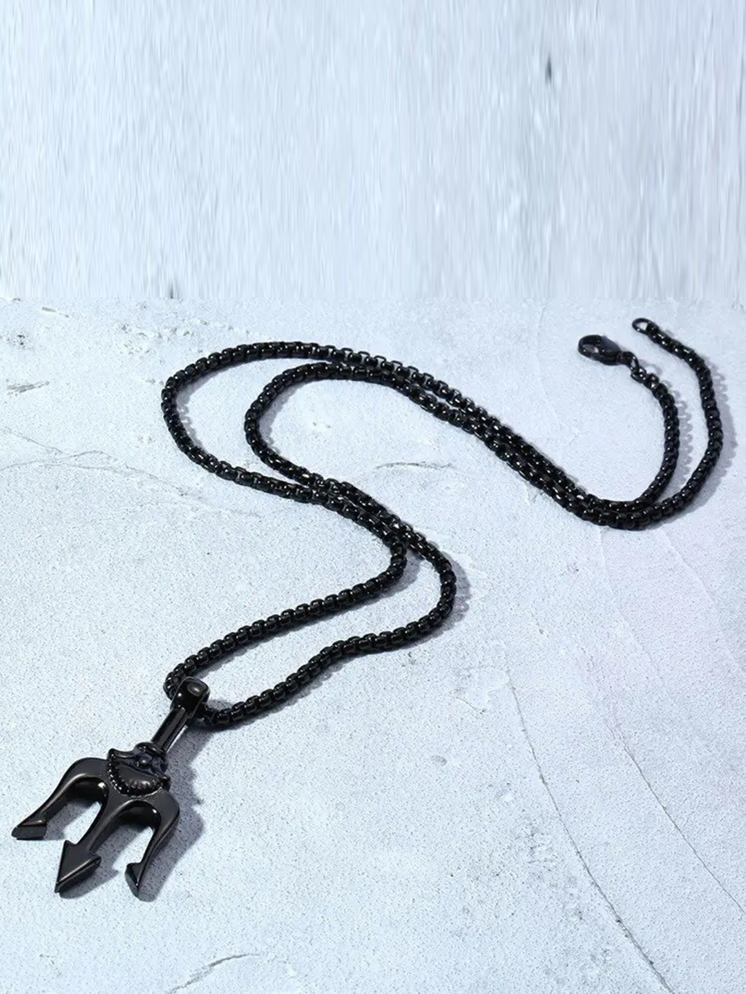 

MEENAZ Men Contemporary Pendant With Chain, Black