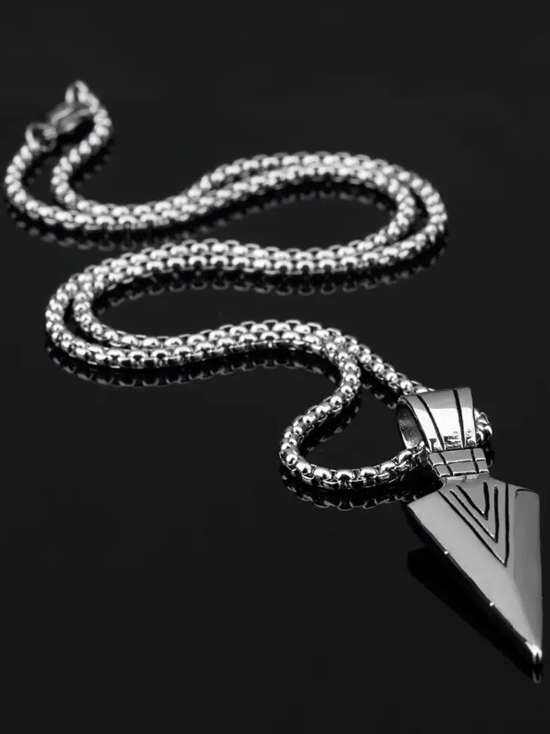 

MEENAZ Men Set Of 3 Silver-Plated Arrow-Shaped Pendant With Chain, Gold