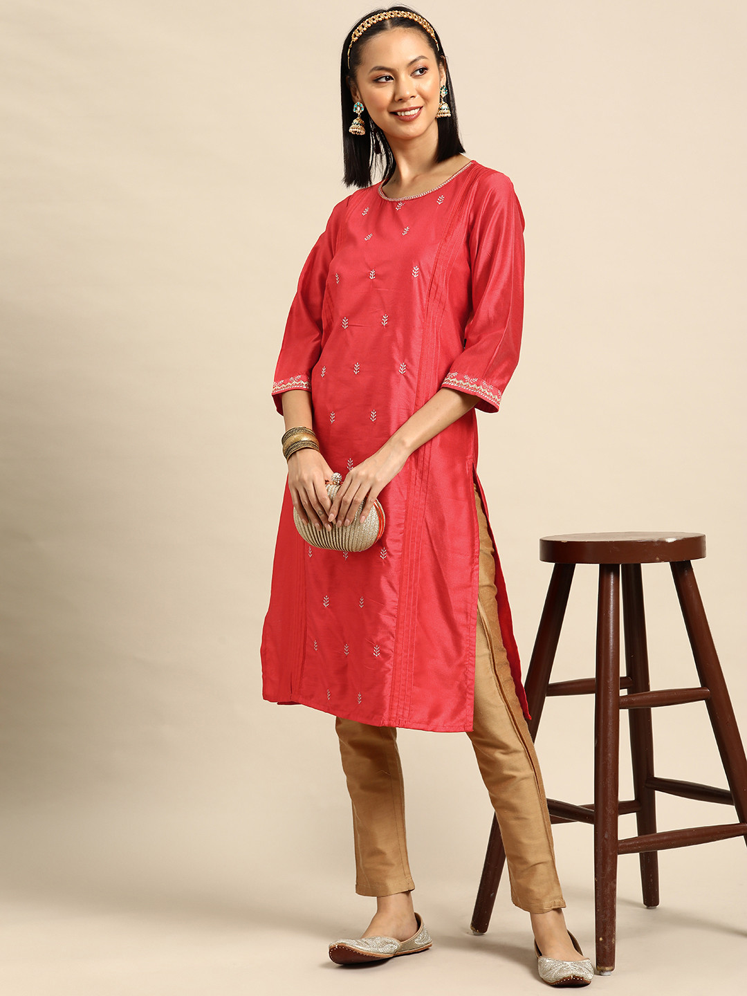 

Sangria Ethnic Motifs Embroidered Kurta, Coral