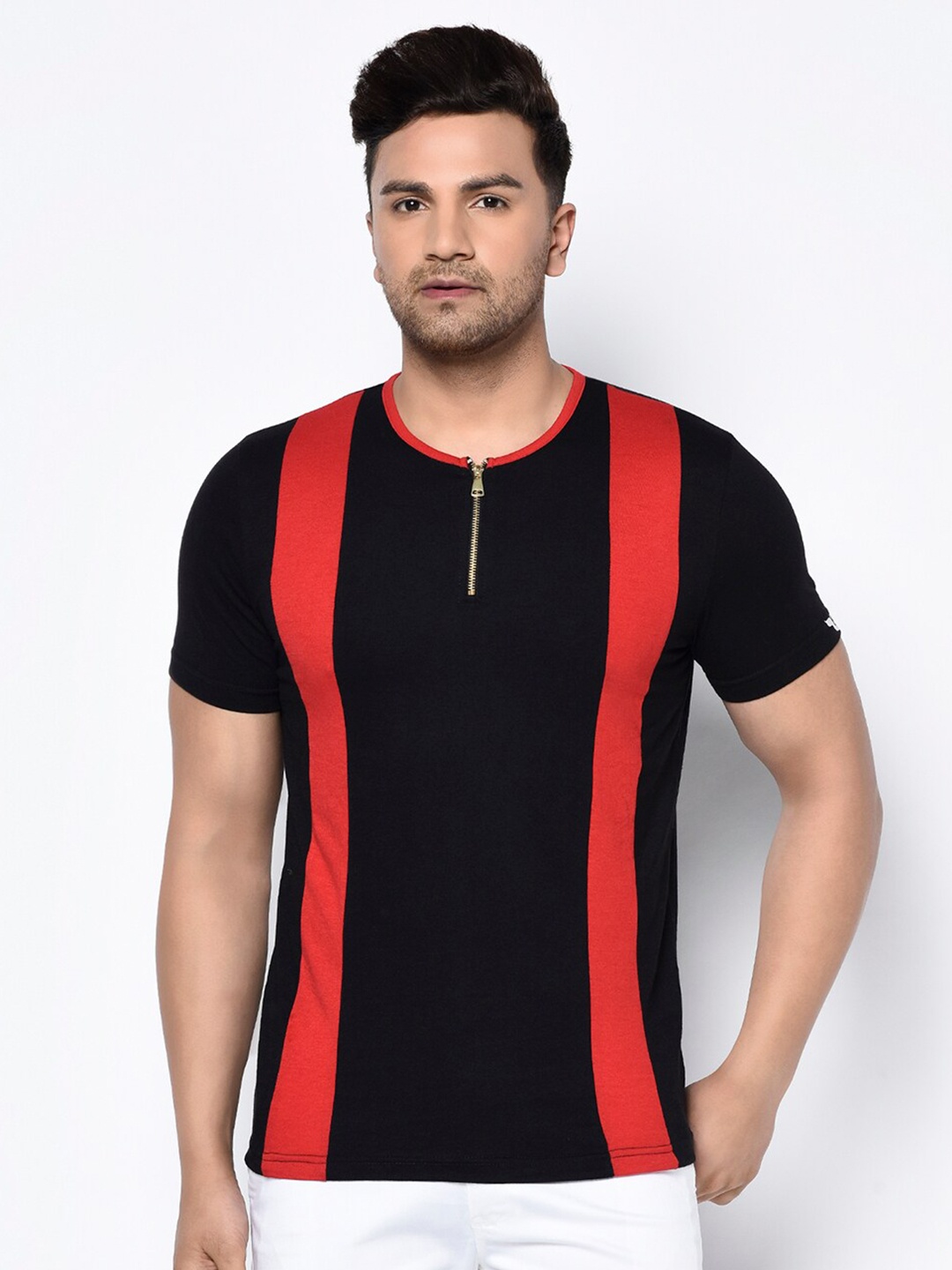 

GLITO Men Colourblocked Cotton T-shirt, Black