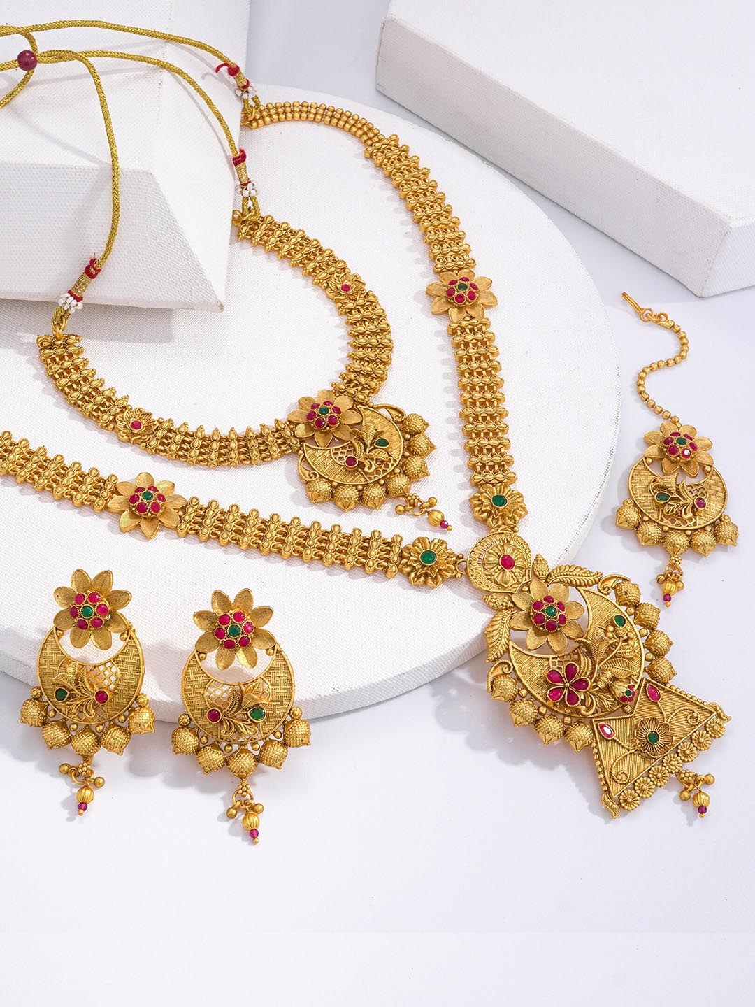 

LAFORWORD Gold-Plated Studded Temple Jewellery Set