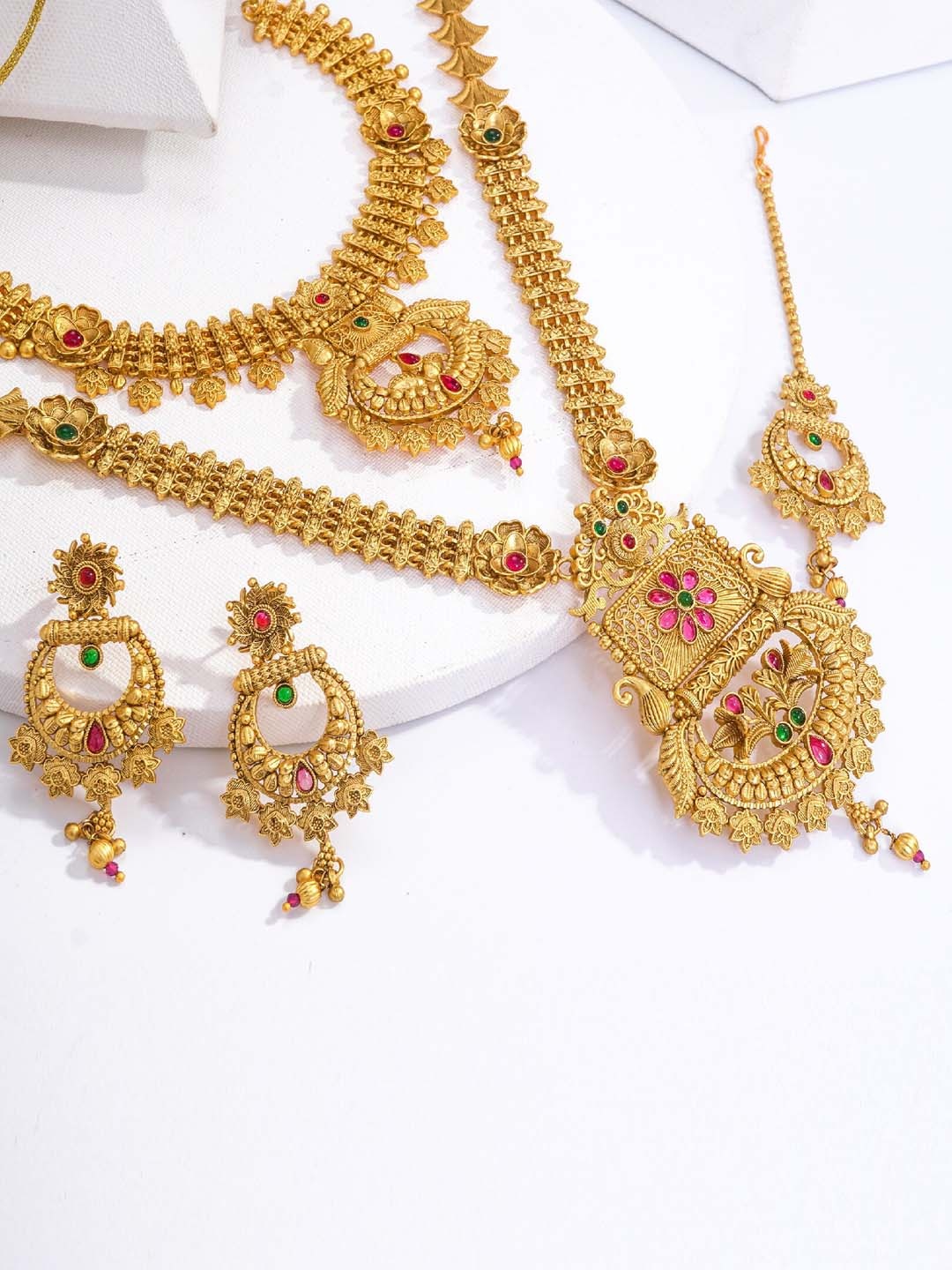 

LAFORWORD Gold-Plated Stone-Studded Copper Jewellery Set