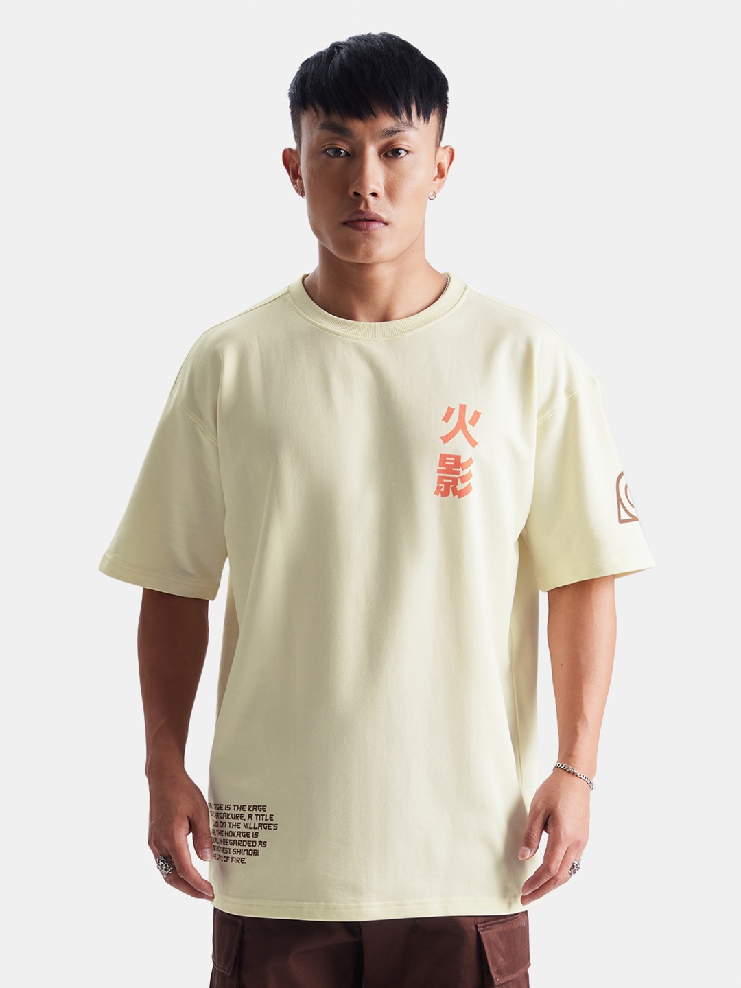 

The Souled Store Off White Naruto Printed Drop-Shoulder Sleeves Pure Cotton T-shirt