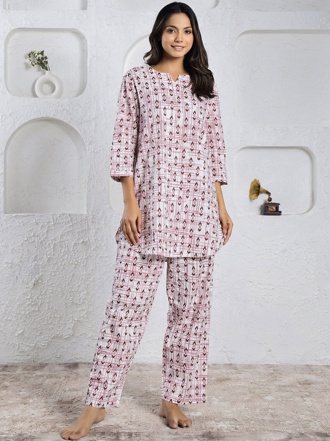 

SANSKRUTIHOMES Pink Ethnic Motifs Printed Pure Cotton Night suit