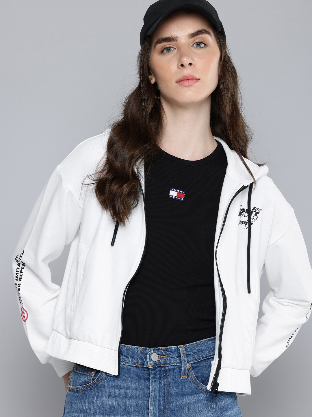 

Levis Hooded Sweatshirt, White
