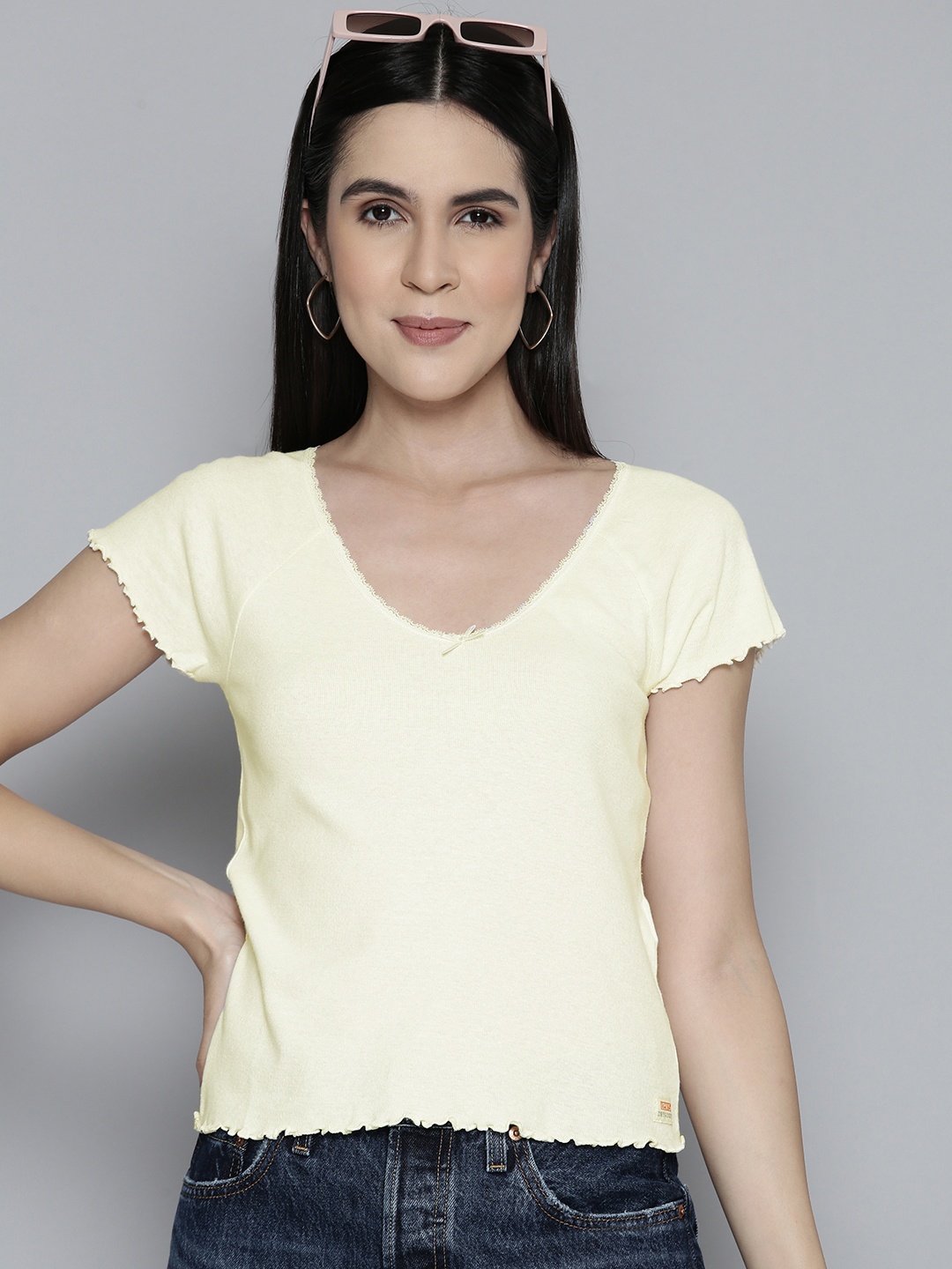 

Levis Solid Cotton Linen Slim Fit Top, Yellow