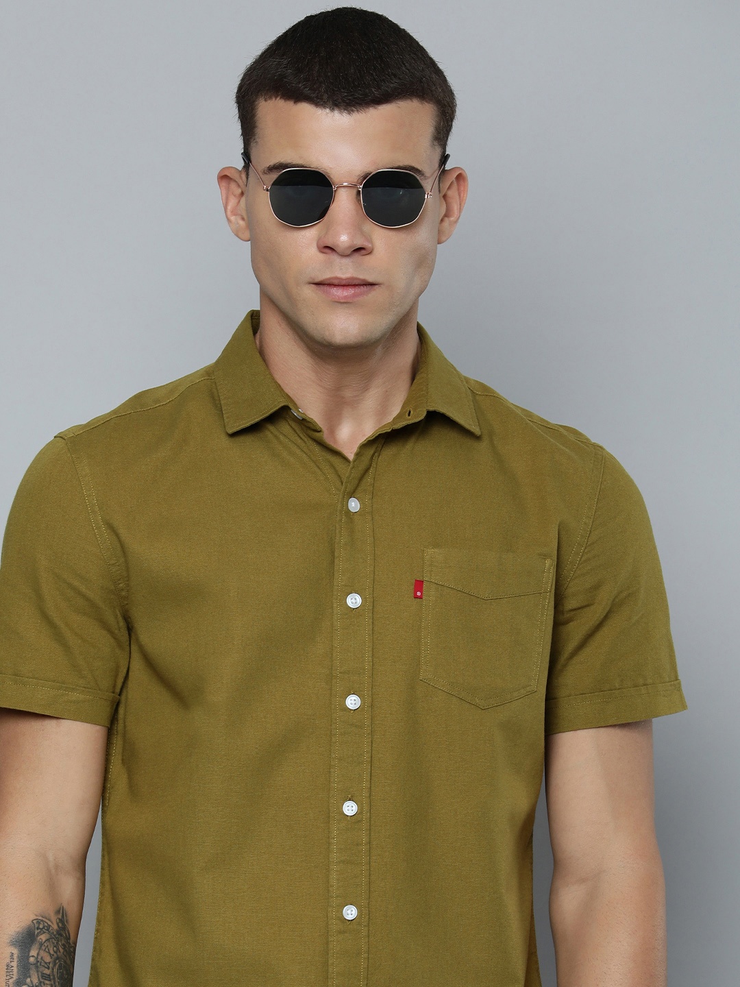 

Levis Pure Cotton Slim Fit Opaque Casual Shirt, Olive