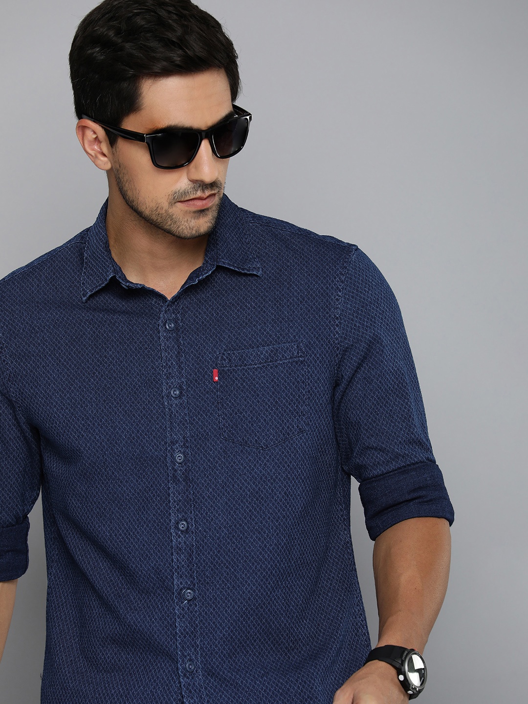 

Levis Pure Cotton Textured Print Slim Fit Casual Shirt, Navy blue