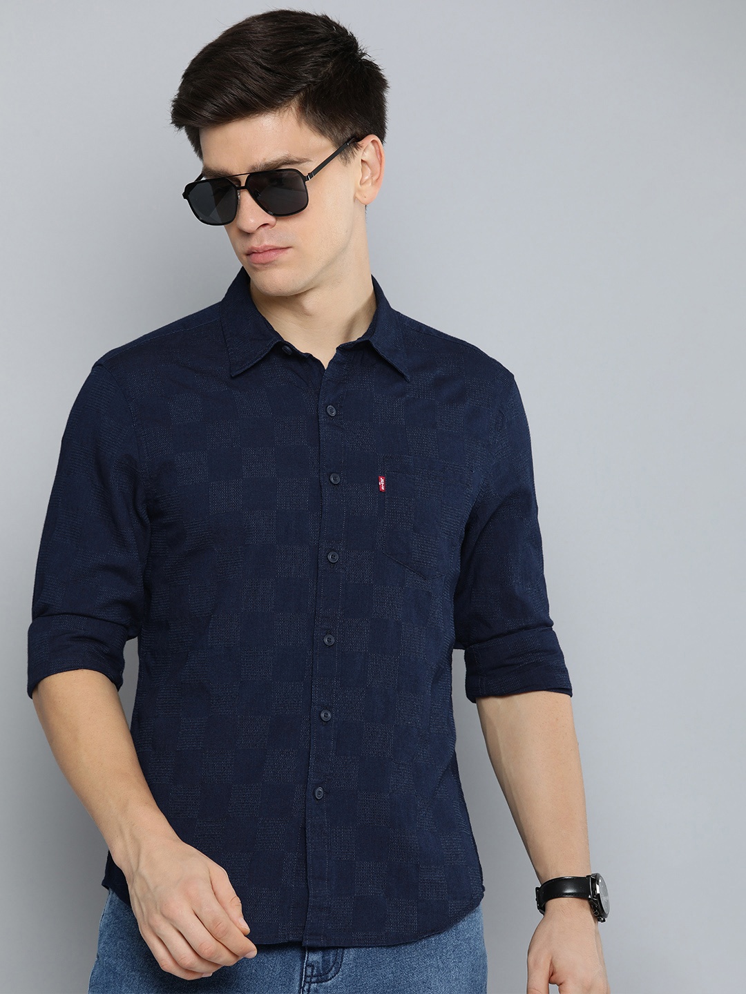 

Levis Pure Cotton Self Design Slim Fit Full Sleeves Textured Casual Shirt, Navy blue