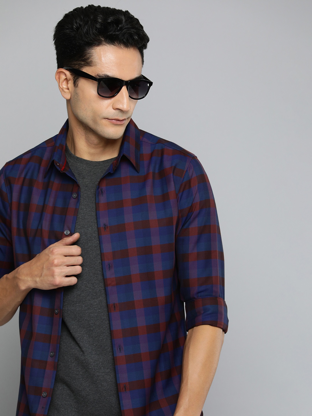 

Levis Men Slim Fit Tartan Checked Casual Shirt, Navy blue