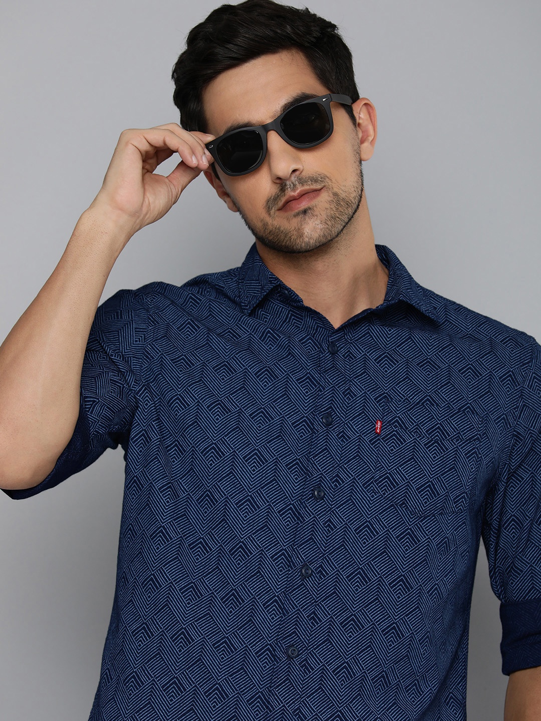 

Levis Pure Cotton Geometric Printed Slim Fit Casual Shirt, Navy blue