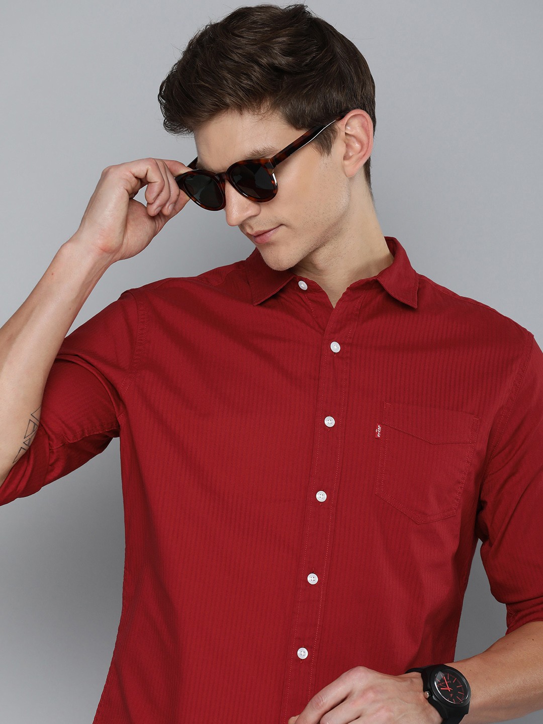 

Levis Slim Fit Pure Cotton Striped Casual Shirt, Red