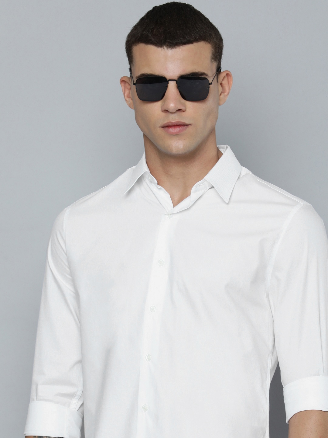 

Levis Solid Slim Fit Pure Cotton Casual Shirt, White