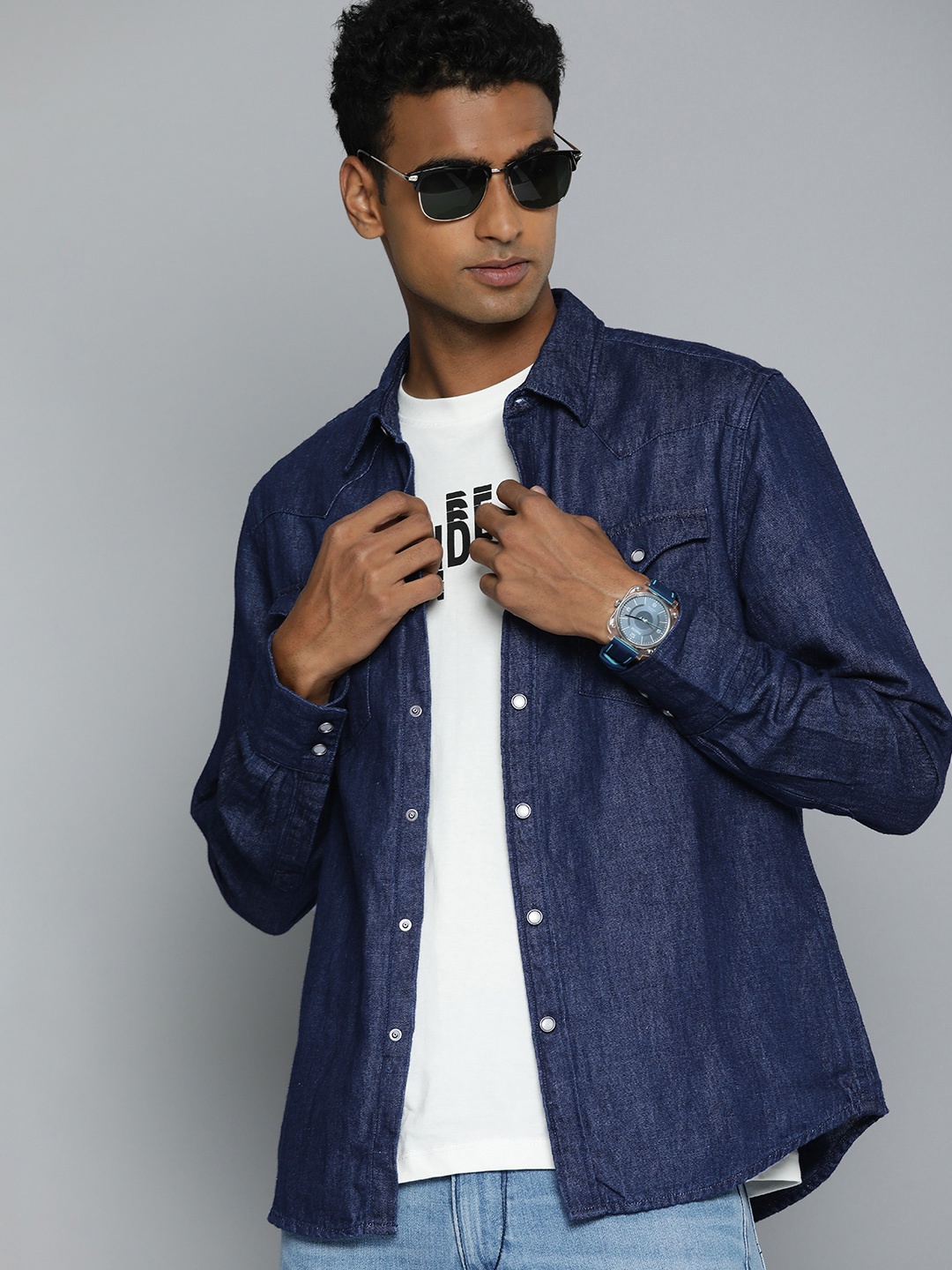 

Levis Solid Slim Fit Casual Shirt, Blue