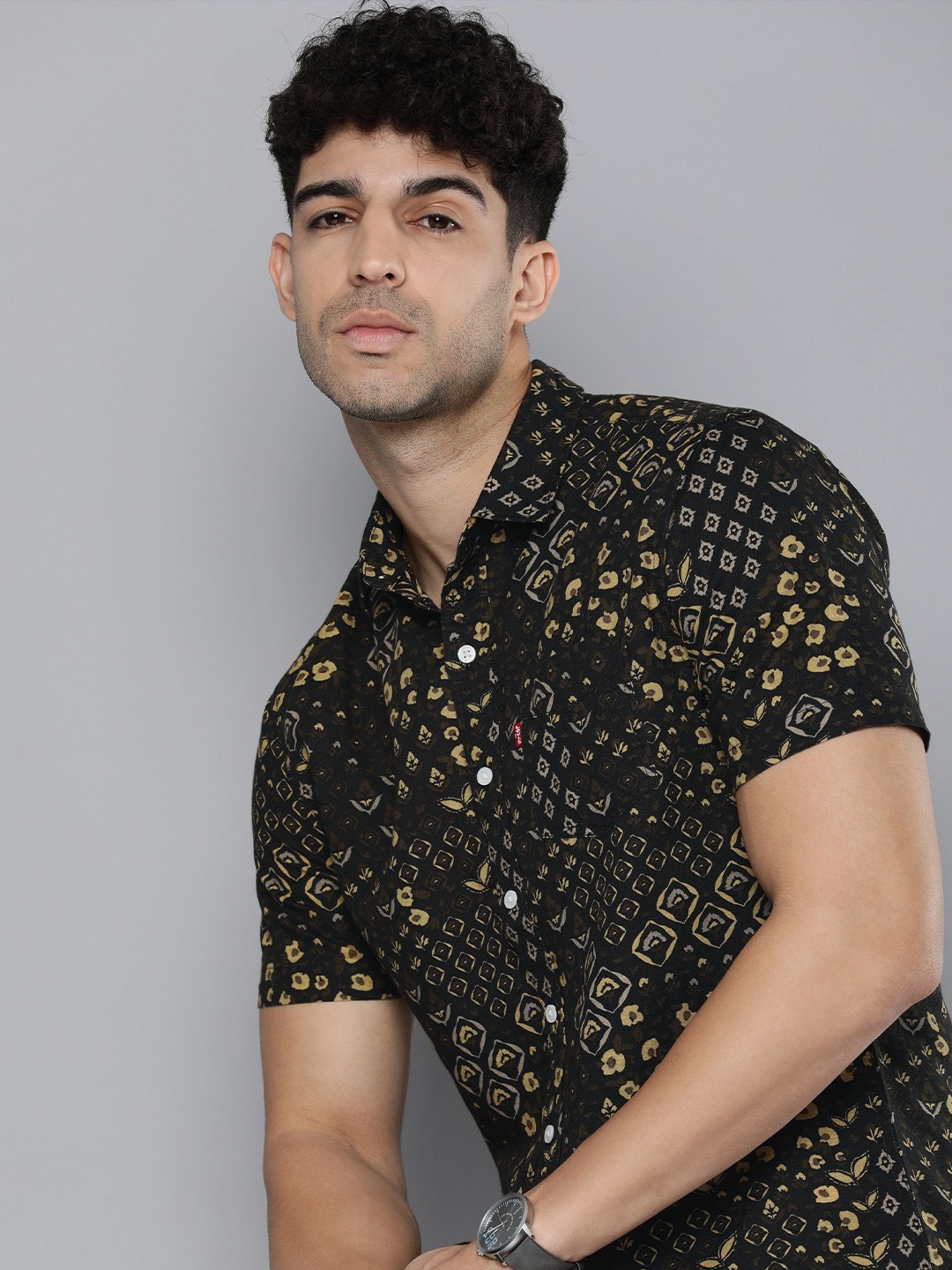 

Levis Slim Fit Printed Cotton Linen Casual Shirt, Black