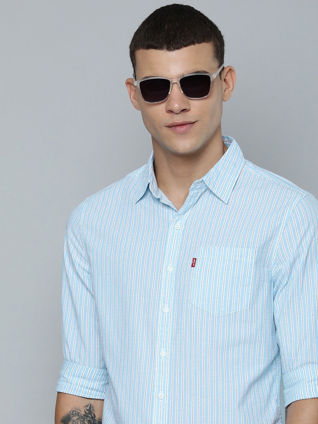 

Levis Men Slim Fit Pinstripes Opaque Pure Cotton Casual Shirt, Blue