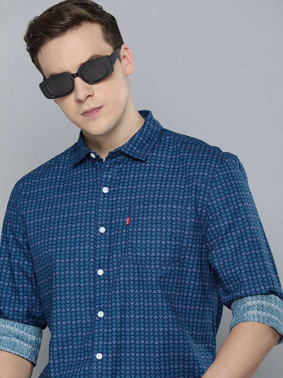 

Levis Slim Fit Geometric Printed Pure Cotton Casual Shirt, Blue