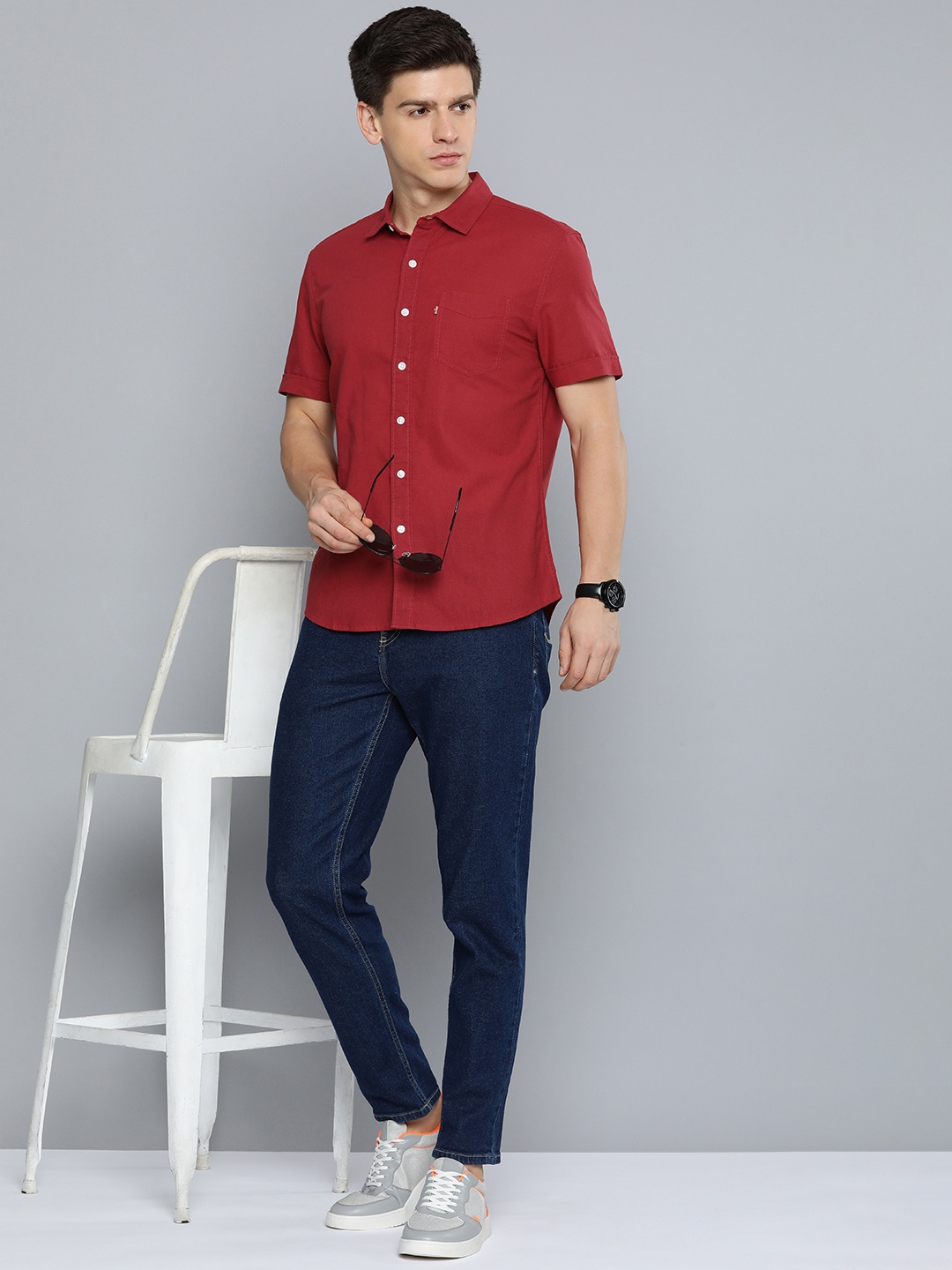 

Levis Solid Slim Fit Pure Cotton Casual Shirt, Red