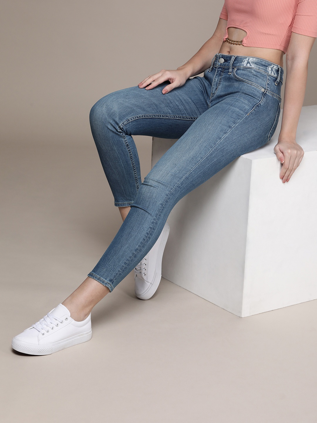

Calvin Klein Jeans Women Super Skinny Fit Stretchable Jeans, Blue