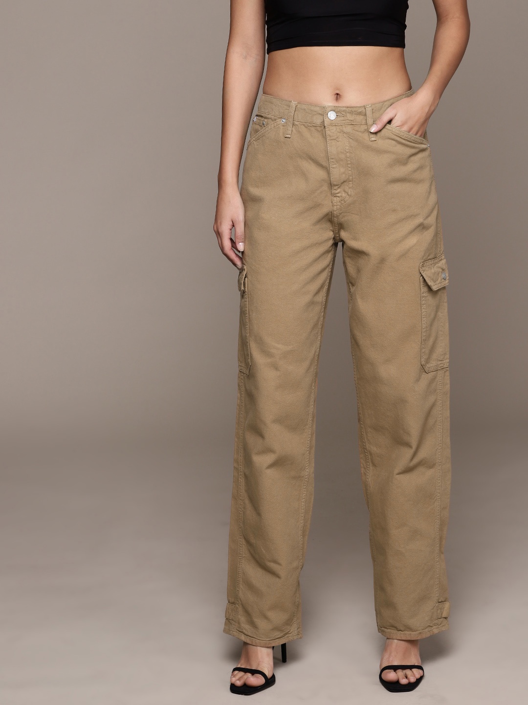 

Calvin Klein Jeans Women Straight Fit Cargo Jeans, Brown