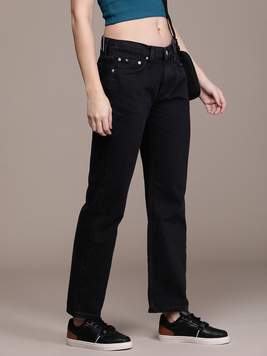 

Calvin Klein Jeans Women Pure Cotton Straight Fit Low-Rise Jeans, Black