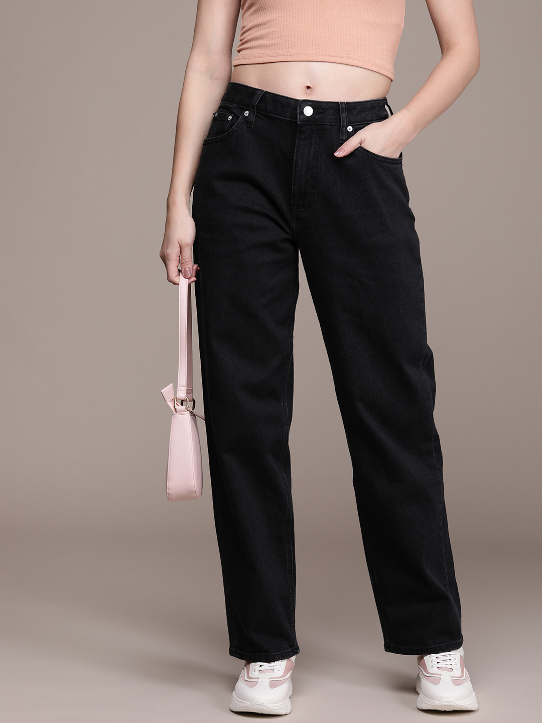 

Calvin Klein Jeans Women Straight Fit Stretchable Mid-Rise Jeans, Black