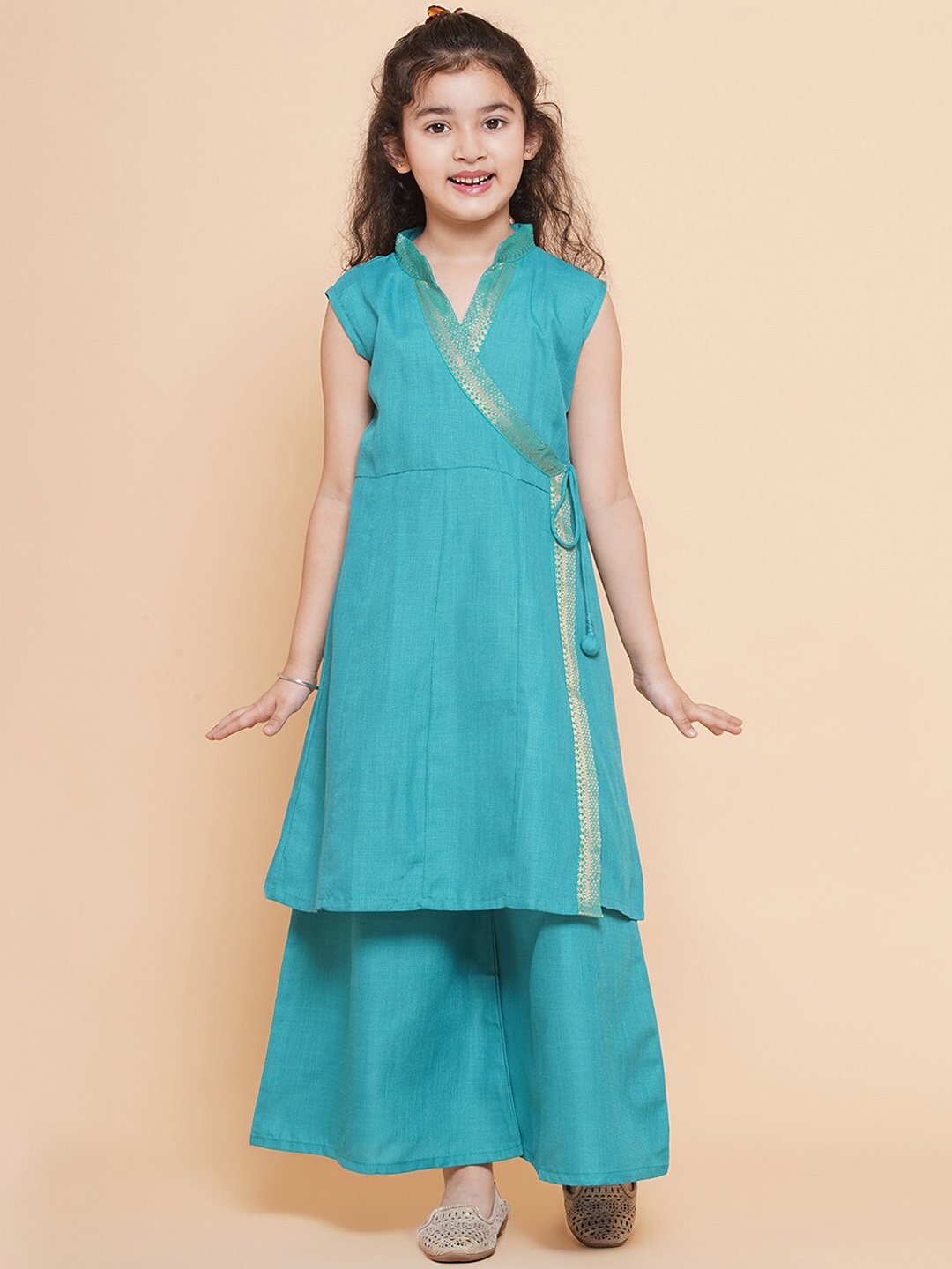 

Bitiya by Bhama Girls Mandarin collar Sleeveless Angrakha Kurta with Palazzos, Sea green