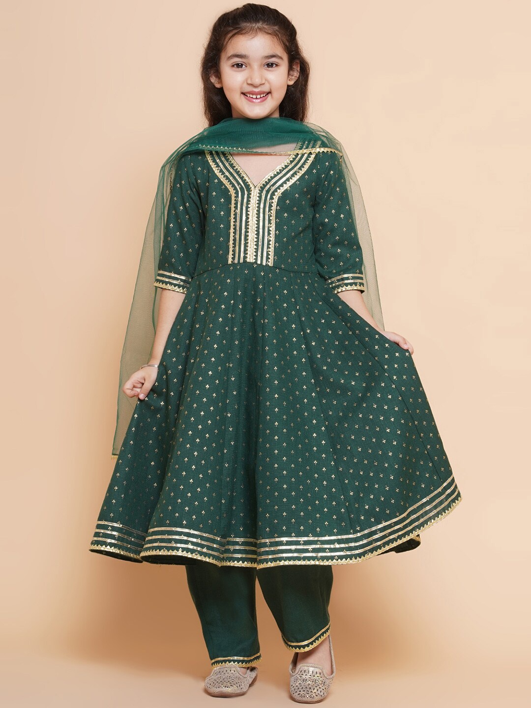 

Bitiya by Bhama Girls Woven Design Empire Gotta Patti Kurta with Trousers & With Dupatta, Green